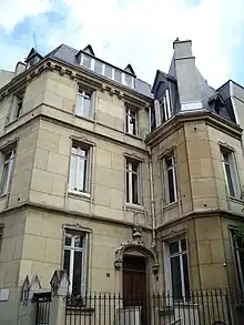 L'hôtel particulier au no 5, où vécut Jean Paulhan.