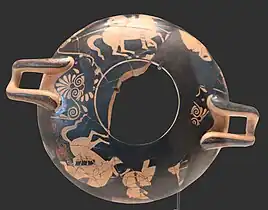 Coupes à figures rouges.