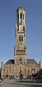 Vue de face éloignée.