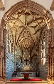 Vue rapprochée du sanctuaire de l'église de Jésus de Setúbal. Septembre 2021.