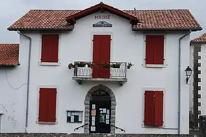 La mairie.