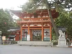 Porte principale de l'Imamiya-jinja