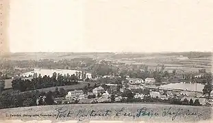 Vue panoramique du village et de la vallée de la Bresles