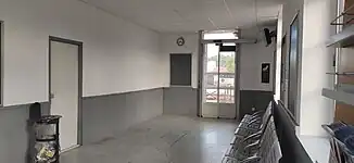 Intérieur du bâtiment voyageurs.