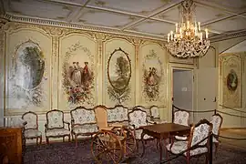 Une salle à l'intérieur du château.