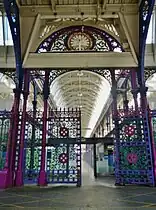 2013, entrée sur la Grand Avenue