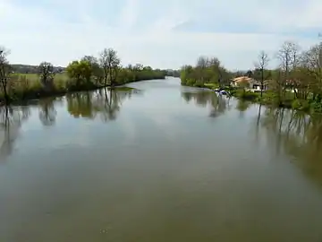L'Isle en limite de Moulin-Neuf (à gauche) et Le Pizou.