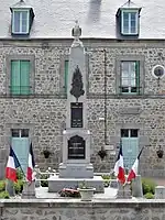 Le monument aux morts.