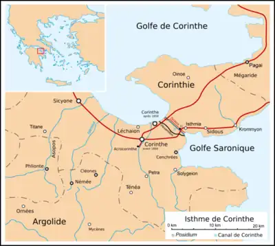 Localisation de l'isthme de Corinthe ; le canal est dessiné en bleu clair.