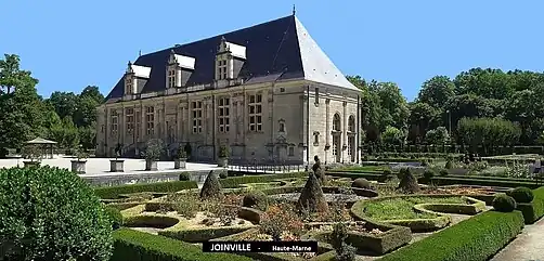 Vue générale du Château du Grand Jardin