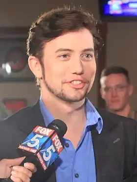 Jackson Rathbone interprète Jasper.
