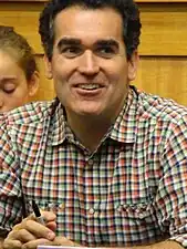 Brian d'Arcy James interprète Bad Brad.