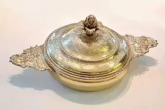 Écuelle couverte (1766).