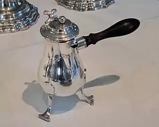 Chocolatière (vers 1775).