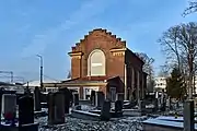 Bâtiment funéraire et nouveau cimetière juif.