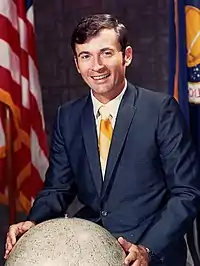 Portrait de John Young.