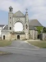 Église Saint-Martin : vue méridionale de la façade principale.