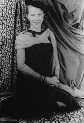 Julie Harris dans le rôle de :Sally Bowles (en) dans la pièce.