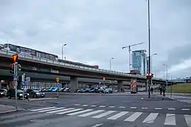 Pont de la Junatie enjambant la Sörnäisten rantatie.