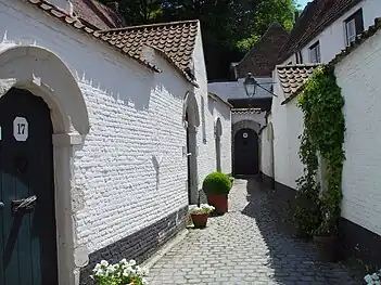 Ruelle du béguinage de Courtrai.