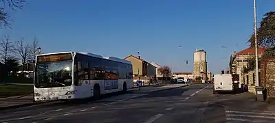 Mercedes Citaro LE n°14 de Keolis Seine-et-Oise Est sur l'ancienne ligne 6 à Carrières-sous-Poissy.