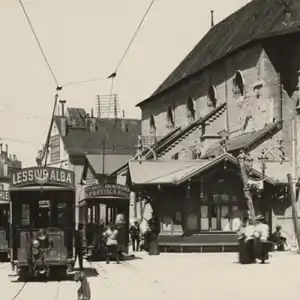 Le kiosque, reproduisant le style d'un chalet, en 1897.