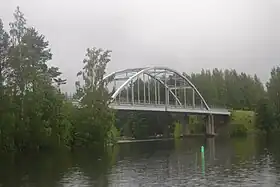 Le détroit Kivisalmi sépare Pohjois-Konnevesi et Etelä-Konnevesi.