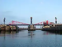 Zuidersluis l'écluse la plus ancienne qui ne sert plus aujourd'hui qu'aux petits vaisseaux et à la plaisance.