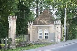 Entrée au Château Dąmbski, XIXè.