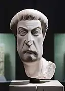 Portrait du mécène municipal Eutrope. Milieu du Ve siècle EC. Musée d'Histoire de l'art de Vienne