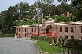 L'entrée du fort de Mons-en-Baroeul.