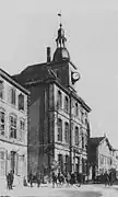 Façade de l'ancien hôtel de ville en 1918.