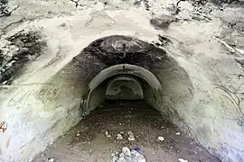 L'intérieur de la traverse-abri de la batterie annexe basse no 1.