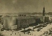 Deux pavillons de l'exposition