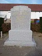 Le monument aux morts.