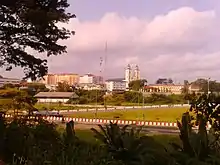 Vue d'ensemble de la cathédrale Saints-Pierre-et-Paul de Douala.