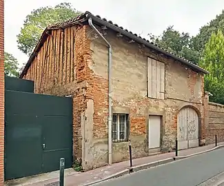 no 5 : ancienne remise ou grange de l'hôtel Lamothe-Trilhe.
