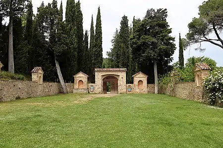 Entrée de l'ancien couvent, 8 juin 2019.