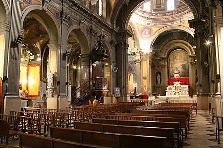 Vue générale de l'intérieur.