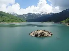 Île au milieu du lac