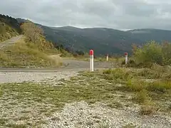 L'une des épingles de la montée, à environ 3,5 km en contrebas du col.