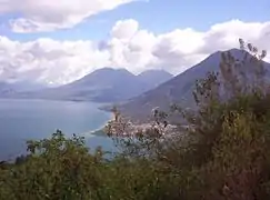 Lac AtitlánSololá.