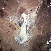 Le lac Poopó, cuvette salée à 3 686 m d'altitude, en Bolivie
