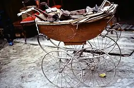 Landau dans un marché aux puces en 1977