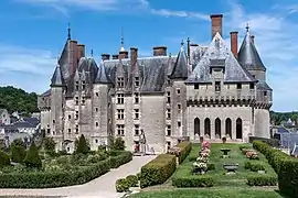 Château de Langeais, cour intérieure.