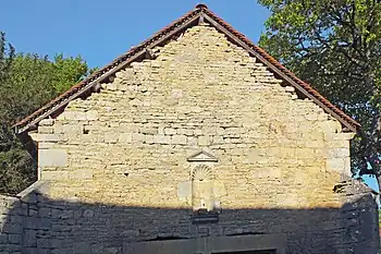 Pignon est en bordure de la D 971.