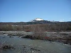 Le Drac et le puy de Manse (avril 2008)