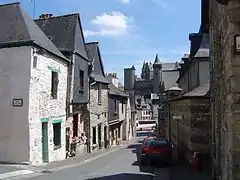Faubourg du Rachapt et Château de Vitré au fond