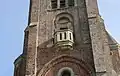 Le curieux balcon de l'église.