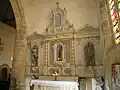 Photo d'un retable dans une chapelle latérale